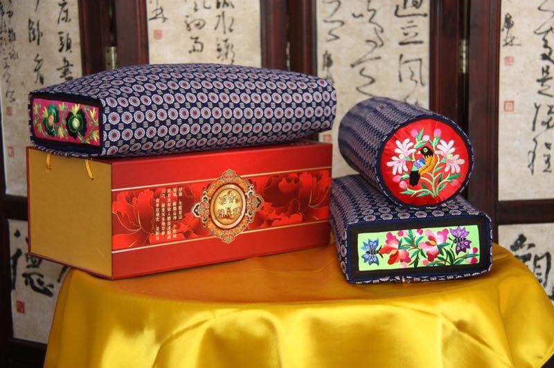 The embroidered pillows have become one of the popular tourist items in Longnan of Gansu Province. (Photo provided to chinadaily.com.cn)

Have you ever seen the legendary \