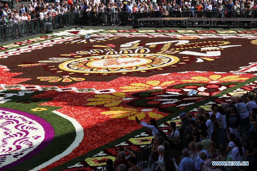 Photo taken on Aug. 17, 2018 shows the Flower Carpet at the Grand Place in Brussels, Belgium. The Flower Carpet 2018 is held at the Grand Place in Brussels from Aug. 16 to Aug. 19. This year\'s carpet is dedicated to Guanajuato, a Mexican region with rich floral culture and tradition. (Xinhua/Zheng Huansong)