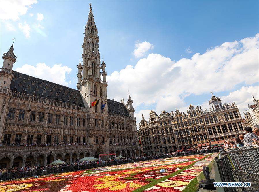 Photo taken on Aug. 17, 2018 shows the Flower Carpet at the Grand Place in Brussels, Belgium. The Flower Carpet 2018 is held at the Grand Place in Brussels from Aug. 16 to Aug. 19. This year\'s carpet is dedicated to Guanajuato, a Mexican region with rich floral culture and tradition. (Xinhua/Zheng Huansong)