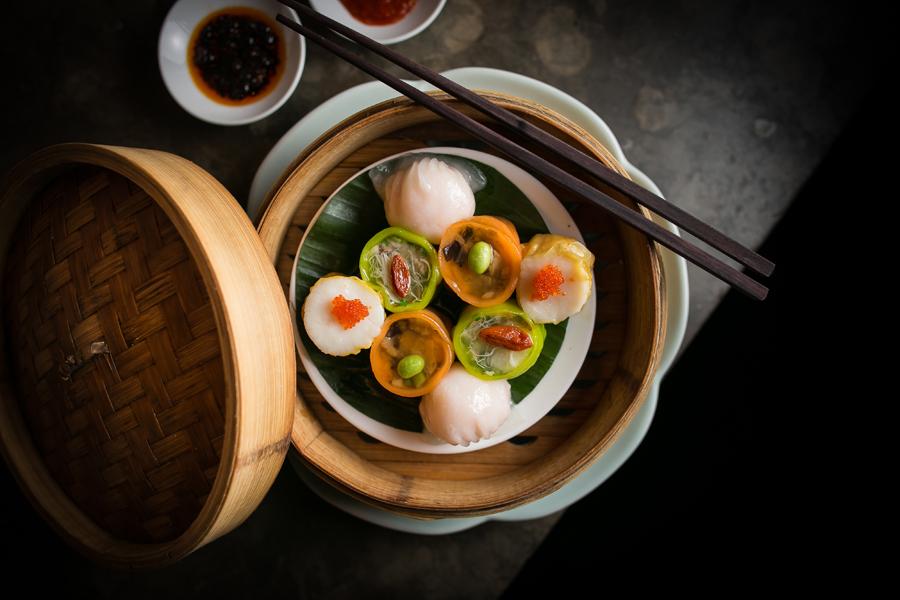 Hakkasan Hanway Place in Central London is a high-end Chinese restaurant owned by the Hakkasan Group, which offers all kinds of dishes combining traditional Cantonese food with a new interpretation. (Photo/China Daily)
