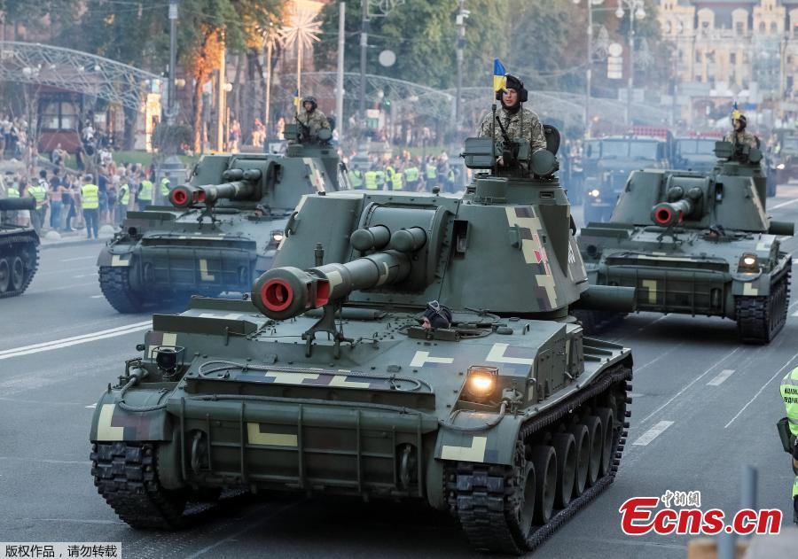 Self-propelled howitzers pass during a rehearsal for the Independence Day military parade in central Kiev, Ukraine August 20, 2018. (Photo/Agencies)