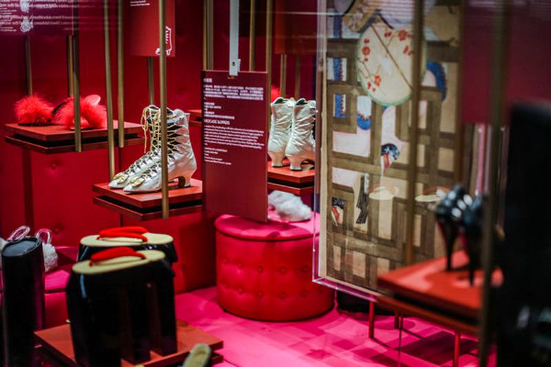 Shoes showcased in the Seduction section of the same exhibition.[Photo provided to China Daily]

He collected about 600 pairs of women\'s shoes from 1914 to the end of his life in 1969.


The shoes all stayed unworn, and some were still boxed up with the receipts.


Speaking about the exhibition, Savi says, \