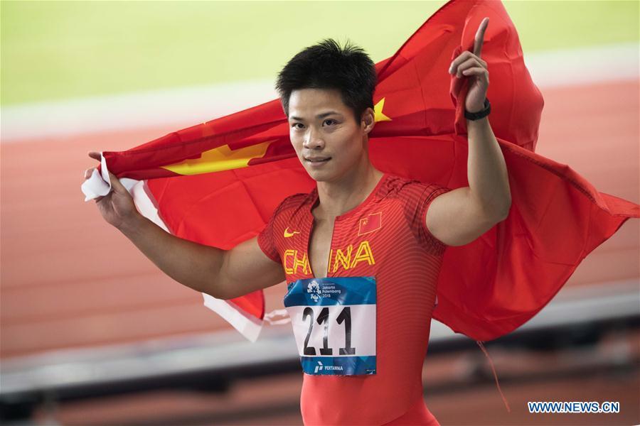 Su Bingtian of China celebrates after the men\'s 100m final of athletics at the Asian Games 2018 in Jakarta, Indonesia on Aug. 26, 2018. (Xinhua/Wu Zhuang)