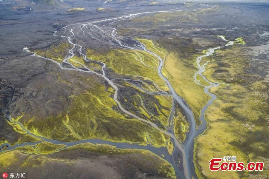 Florian Ledoux of France has captured incredible shots of the Iceland landscape that look like abstract paintings. (Photo/IC)