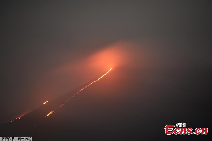<?php echo strip_tags(addslashes(Pacaya volcano spews lava, viewed from San Vicente Pacaya, Guatemala, Aug. 28, 2018. According to a bulletin published by the Guatemalan Vulcanology Institute, INSIVUMEH, the volcano has slightly increased its activity in recent days without reporting any damage. (Photo/Agencies))) ?>