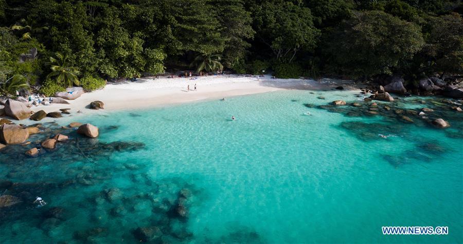 Photo taken on Aug. 27, 2018 shows coastal scenery in La Digue, Seychelles. (Xinhua/Lyu Shuai)