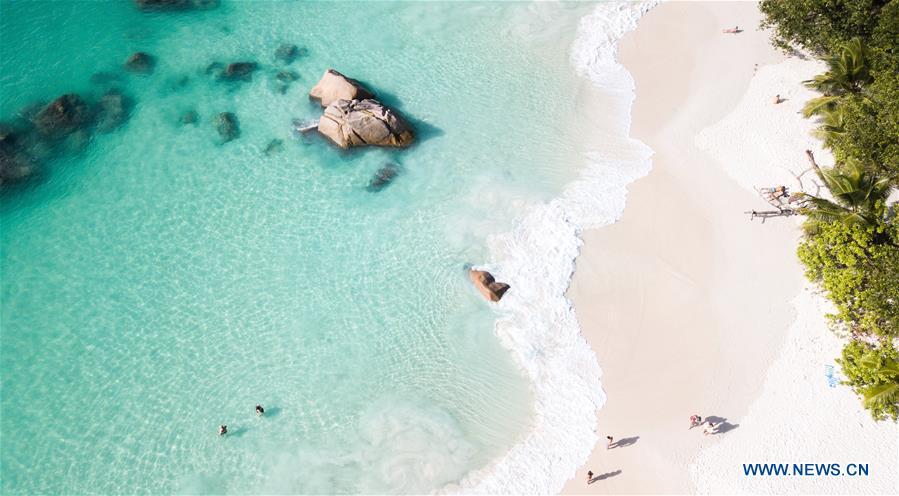 Photo taken on Aug. 27, 2018 shows coastal scenery in La Digue, Seychelles. (Xinhua/Lyu Shuai)