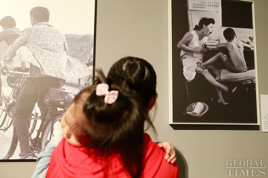 A photo exhibition called “Photographs at China: 40 Years through the Lens” kicked off at the National Museum of China in Beijing on August 30 to mark the 40th anniversary of China’s reform and opening-up. The exhibition will be open until September 12. (Photos: Li Hao/GT)