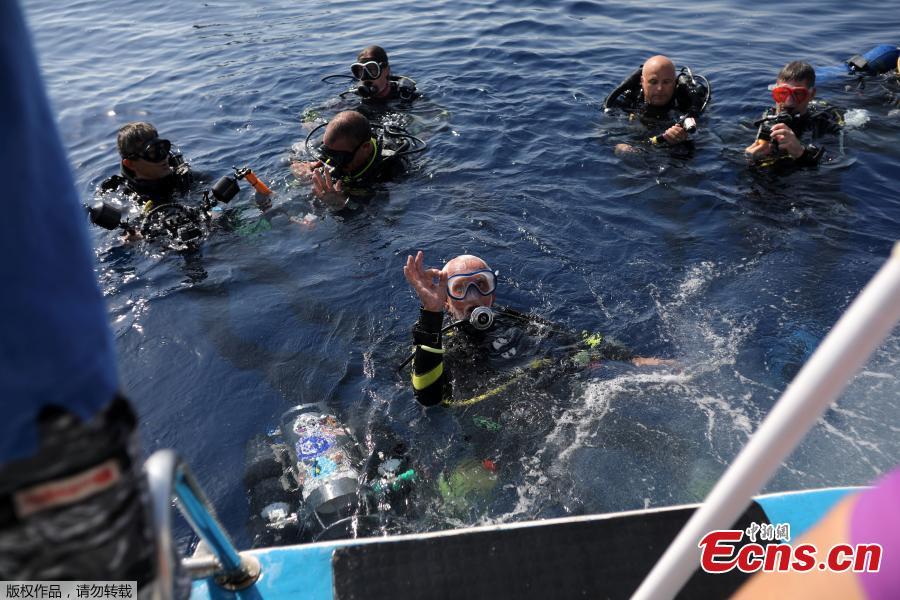 Ray Woolley, pioneer diver and World War 2 veteran, is seen before breaking a new diving record as he turns 95 by taking the plunge at the Zenobia, a cargo ship wreck off the Cypriot town of Larnaca, Cyprus September 1, 2018. (Photo/Agencies)