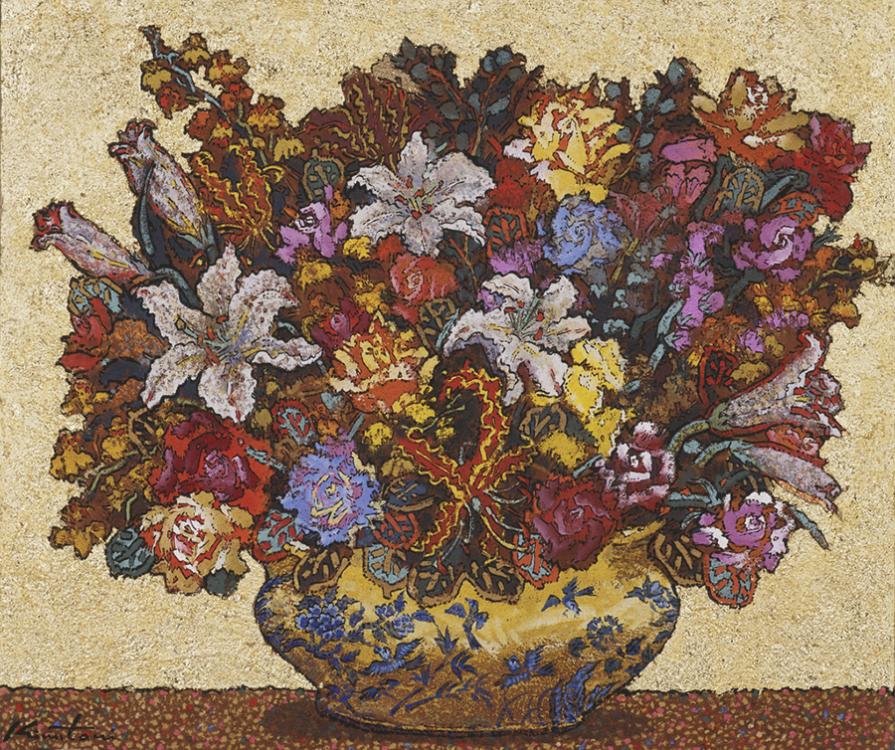 Birds and Blossoms, 2002.  (Photo provided to China Daily)

Japanese artist Koji Kinutani\'s paintings show his intensive studies of the artistic traditions of Japan, China and Italy.

The Nara-born artist was deeply immersed in the historic and cultural surroundings of the ancient Japanese capital where he was raised.

He traveled to several Chinese cities, including Xi\'an, Dunhuang and Kaifeng, to study their cultural heritage. He also studied Italian frescos, which helped him diversify his style.

The 75-year-old\'s eponymous exhibition, now running at Tsinghua University Art Museum through Sept 23, shows dozens of his paintings using his rich color schemes since the 1960s.

The exhibition marks the 40th anniversary of the signing of the China-Japan Treaty of Peace and Friendship.