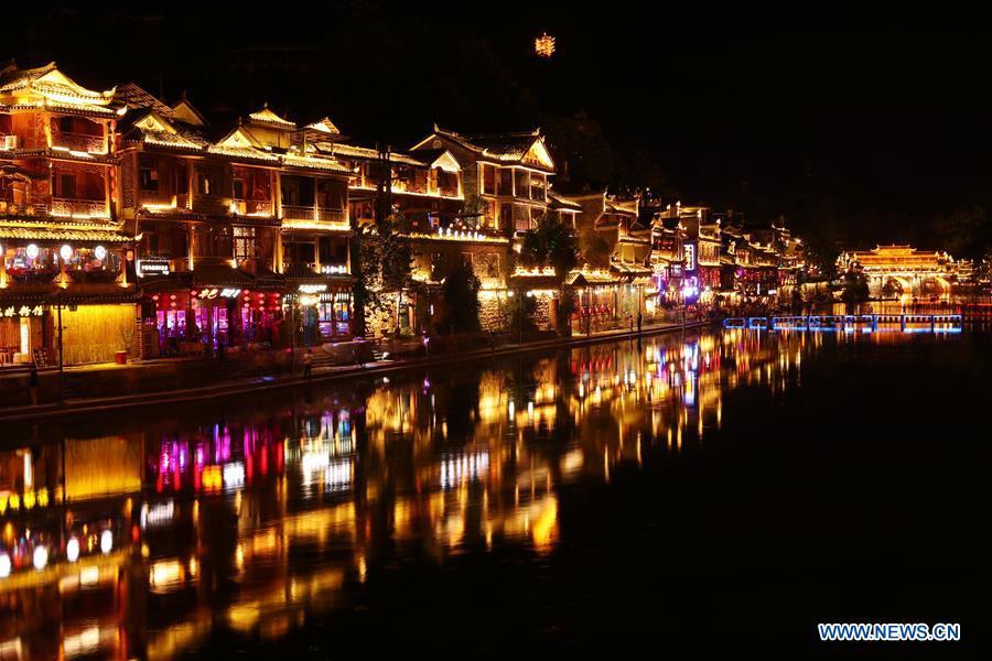 Photo taken on Sept. 7, 2018 shows the night view of Fenghuang old town in Fenghuang County, central China\'s Hunan Province. Fenghuang, which means \