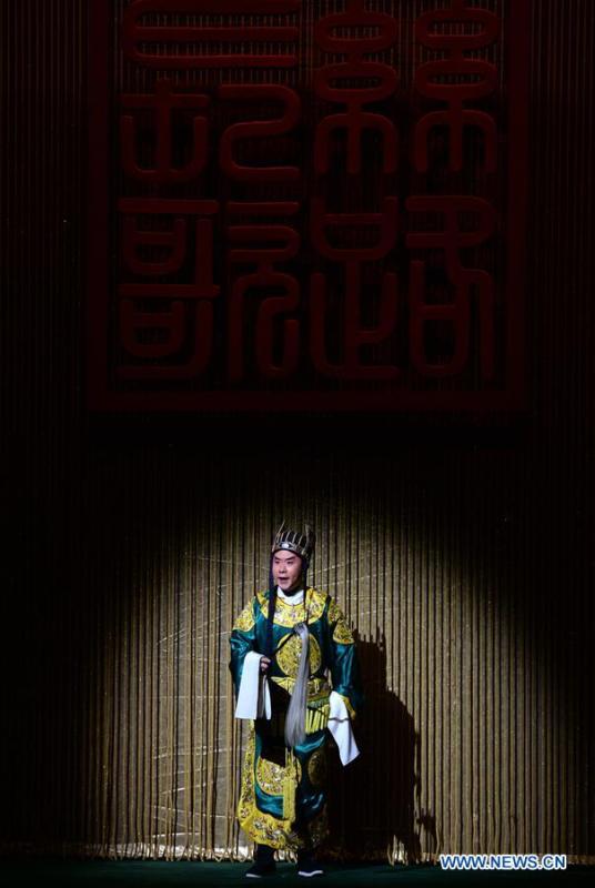 A Beijing Opera performance about the ancient Silk Road is staged during the 5th Silk Road International Arts Festival in Xi\'an, capital of northwest China\'s Shaanxi Province, Sept. 7, 2018. The arts festival opened in Xi\'an Friday.(Xinhua/Li Yibo)