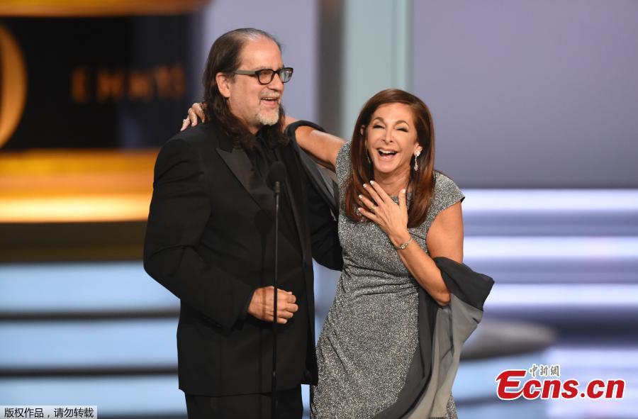 <?php echo strip_tags(addslashes(Outstanding Directing For A Variety Special Emmy winner Glenn Weiss proposes to his girlfriend Jan Svendsen at the Television Academy’s 70th Annual Emmy Awards in Los Angeles, California, U.S. Sept. 17, 2018. (Photo/Agencies))) ?>