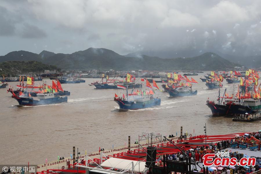 Fishing boats sail in the sea area of Ningbo, East China\'s Zhejiang Province, Sept. 16, 2018. A fishing ban, imposed on the Yellow Sea and the East China Sea from May 1 to Sept. 16, was lifted on Sunday. (Photo/VCG)