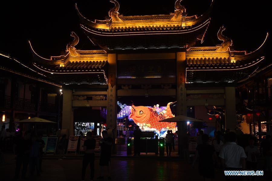 Photo taken on Sept. 19, 2018 shows lanterns in Zhouzhuang ancient town in Kunshan, east China\'s Jiangsu Province. A lantern fair to greet the upcoming Mid-Autumn Festival kicked off here on Wednesday. (Xinhua/Ji Chunpeng)
