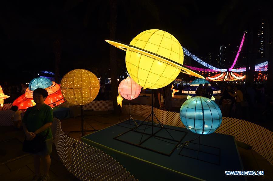 <?php echo strip_tags(addslashes(Fancy lanterns are displayed at the Victoria Park to greet the Mid-Autumn Festival in Hong Kong, south China, Sept. 22, 2018. The traditional Mid-Autumn Festival falls on the 15th day of the eighth month of the Chinese lunar calendar, or Sept. 24 this year. (Xinhua/Wu Xiaochu))) ?>