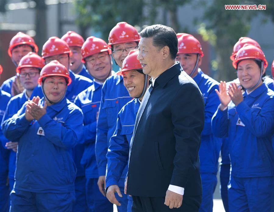 Chinese President Xi Jinping, also general secretary of the Communist Party of China (CPC) Central Committee and chairman of the Central Military Commission, speaks to workers during his visit to China First Heavy Industries (CFHI) in Qiqihar, northeast China\'s Heilongjiang Province, Sept. 26, 2018. Xi inspected Qiqihar on Wednesday. (Xinhua/Yan Yan)