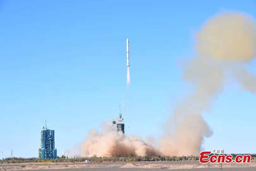 Two remote sensing satellites, both part of the Yaogan-32 family, are launched by a Long March-2C rocket with an attached upper stage named Yuanzheng-1S, or Expedition-1S, at the Jiuquan Satellite Launch Center in Jiuquan, northwest China\'s Gansu Province, Oct. 9, 2018. This was the first flight of the upper stage of Expedition-1S. (Photo: China News Service/Wang Jiangbo & Hao Yutong)