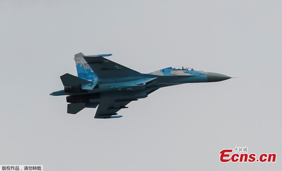 A Ukrainian Su-27 fighter jet flies during the Clear Sky 2018 multinational military drills at Starokostiantyniv Air Base in Khmelnytskyi Region, Ukraine, October 12, 2018. A U.S. pilot was among two crew who died when a Ukrainian Su-27 air force fighter crashed during a training flight on Tuesday, the U.S. military said. (Photo/Agencies)