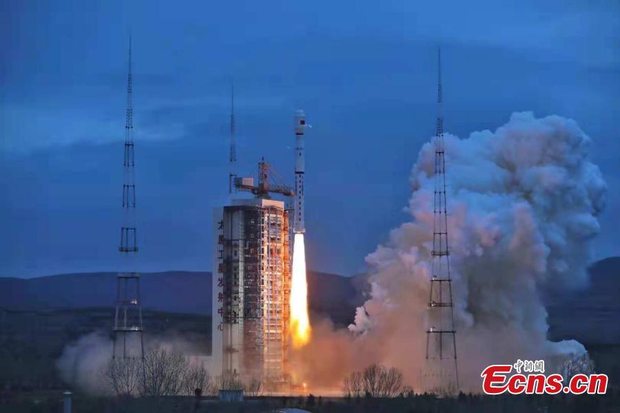 <?php echo strip_tags(addslashes(A Long March-4B carrier rocket with HY-2B, a new satellite for ocean observation, blasts off from the Taiyuan Satellite Launch Center in Shanxi Province, Oct. 25, 2018. (Photo: China News Service/Zheng Taotao))) ?>