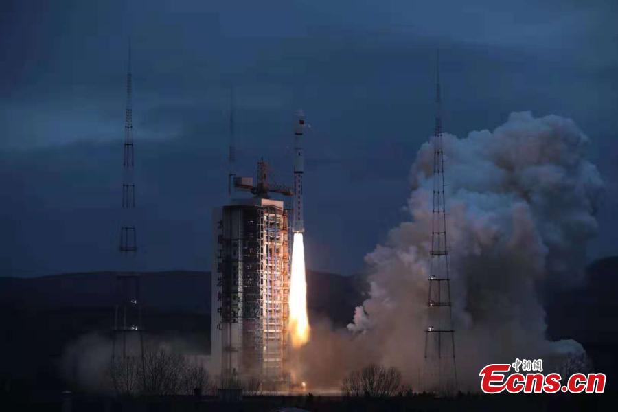 <?php echo strip_tags(addslashes(A Long March-4B carrier rocket with HY-2B, a new satellite for ocean observation, blasts off from the Taiyuan Satellite Launch Center in Shanxi Province, Oct. 25, 2018. (Photo: China News Service/Zheng Taotao))) ?>
