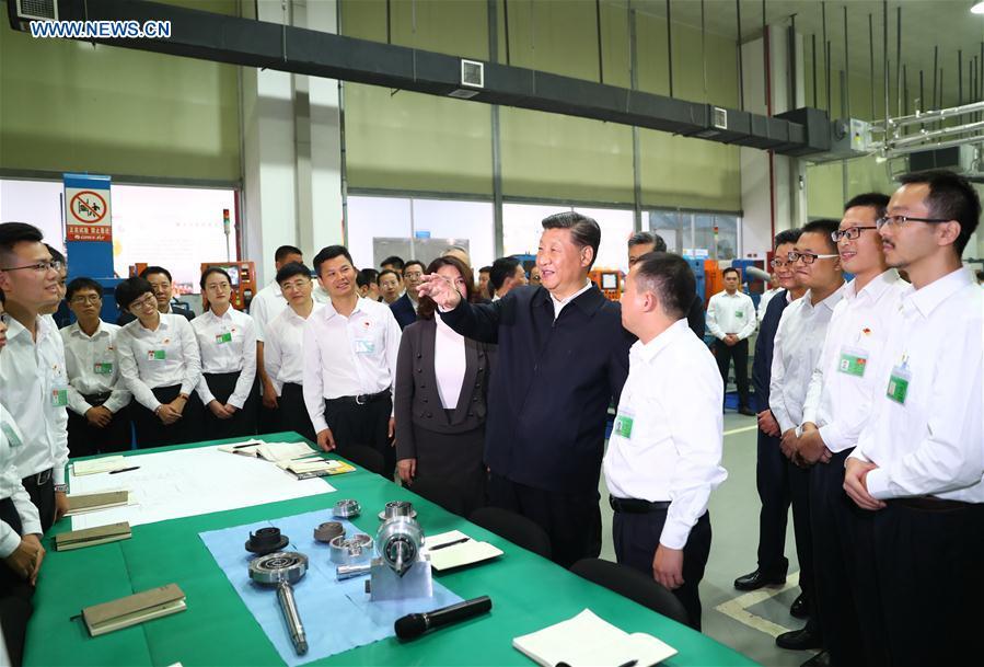 Chinese President Xi Jinping, also general secretary of the Communist Party of China Central Committee and chairman of the Central Military Commission, visits Gree Electric Appliances in Zhuhai, south China\'s Guangdong Province, Oct. 22, 2018. Xi made an inspection tour in Zhuhai on Monday. (Xinhua/Xie Huanchi)