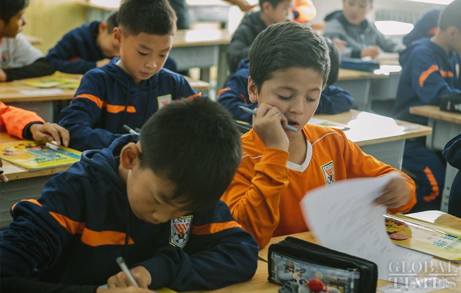 During the day, the young athletes study in class. (Photo: Li Hao/GT)