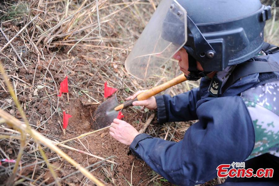 <?php echo strip_tags(addslashes(A PLA solider in a mine clearance operation in border city of Pingxiang, South China's Guangxi Zhuang Autonomous Region. The PLA soldiers detonated on Thursday, Oct. 25, 2018 the last mine in a minefield in Pingxiang. The operation marked the completion of a years-long landmine-sweeping mission in the Guangxi section of the Sino-Vietnam border, clearing the dangerous historical legacy that has hindered border development. (Photo: China News Service/Jiang Xuelin))) ?>