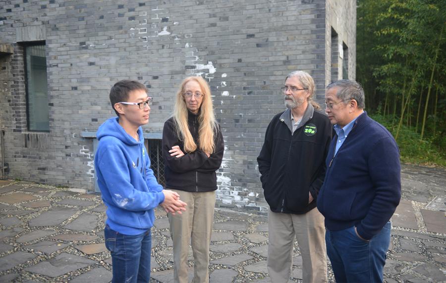 American breeders handed over the work to Chinese breeders. (Photo/Courtesy of China Conservation and Research Center of Giant Pandas)