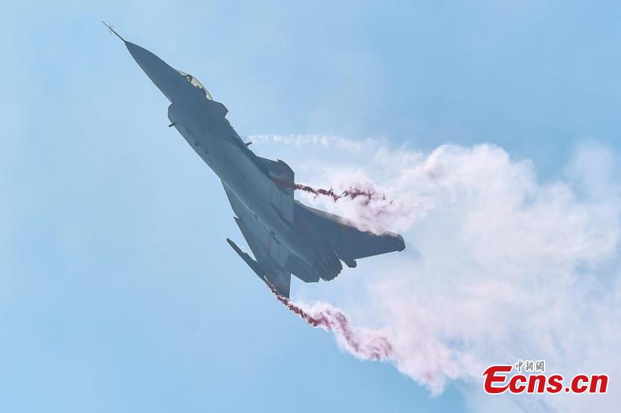 A J-10B fighter jet performs at the 12th China International Aviation and Aerospace Exhibition (Airshow China) in the southern port city of Zhuhai, Guangdong Province on November 6, 2018.  (Photo: China News Service/ Chen Jimin)