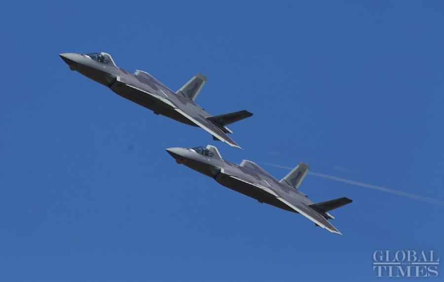 China\'s most advanced stealth fighter jet, the J-20, performs at the China International Aviation and Aerospace Exhibition which kicked off in Zhuhai, South China\'s Guangdong Province, on Nov. 6. The exhibition is scheduled to be held from Nov. 6 to 11. (Photos: Cui Meng/GT)