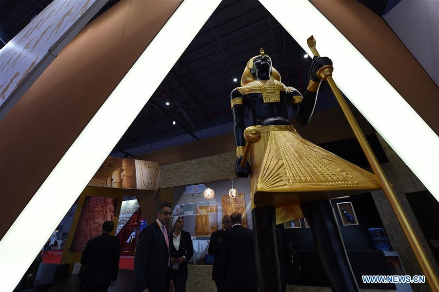 People visit the Egypt pavilion during the first China International Import Expo (CIIE) in Shanghai, east China, Nov. 5, 2018. A total of 82 countries and three international organizations showcased their achievements in economic and trade development as well as competitive products at 71 booths in the Country Pavilion for Trade and Investment at the CIIE. (Xinhua/Han Yuqing)