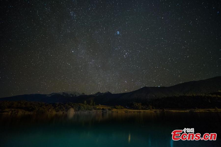 The photo taken in November 7, 2018 shows starry night over Lulang County, Nyingchi, southwest China\'s Tibet Autonomous Region. (Photo: China News Service/ He Penglei)