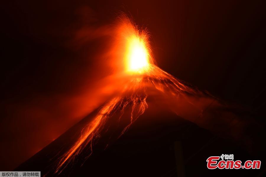A general view shows Fuego volcano erupting as seen from Alotenango, a municipality in Sacatepequez department, 65 km southwest of Guatemala City on November 19, 2018. Guatemalan authorities on Monday declared a red alert after the Fuego volcano erupted again, forcing almost 3,000 residents to flee. (Photo/Agencies)