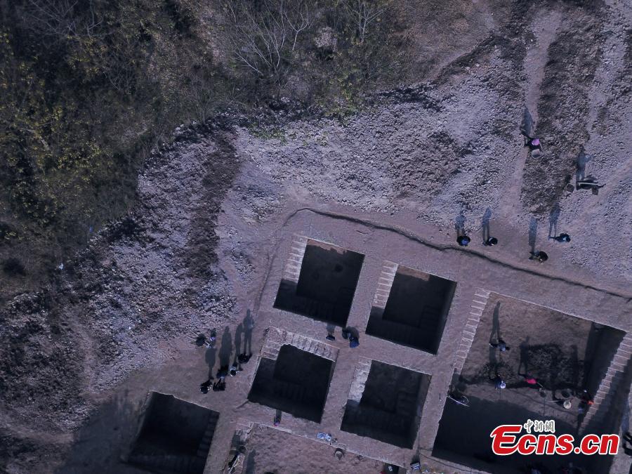 The aerial photo shows an archaeological site along a trans-provincial water diversion project in in Lujiang county, East China’s Anhui province. A total of 44 cultural sites are found and put under protection at Anhui section of the water diversion project. (Photo: China News Service/Li Feng)