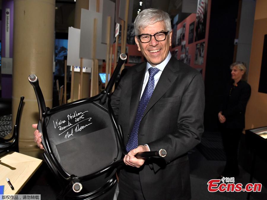 <?php echo strip_tags(addslashes(The Nobel Prize laureate in economics Professor Paul M. Romer holds a chair he has signed at the Nobel Museum in Stockholm, Sweden on December 6, 2018. (Photo/Agencies))) ?>