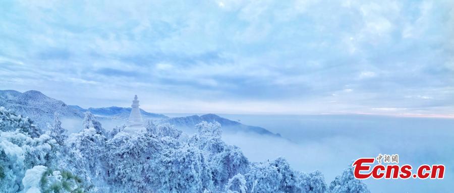 A view of the snow-covered Lushan Mountain in Jiangxi Province, Dec. 12, 2018. With a strikingly beautiful landscape and important role in Chinese civilization, the mountain is a UNESCO World Heritage site and a prominent tourist attraction. (Photo: China News Service/Li Jiantao)