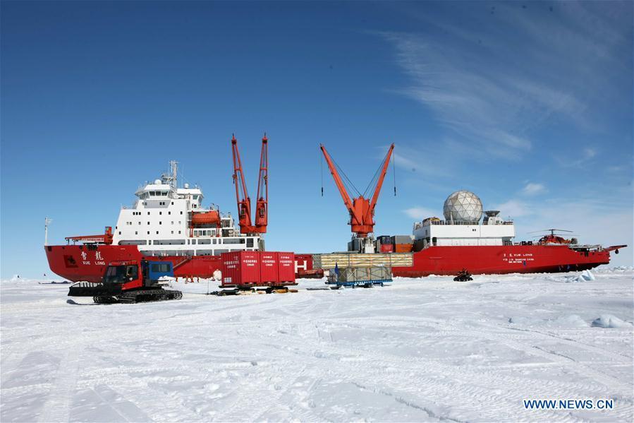 A snowmobile heads for the Zhongshan Station in Antarctica, Dec. 6, 2018. China\'s 35th Antarctic research expedition team finished the first phase of unloading supplies operation on Friday. A total of 1,605 tons of supplies have been transported from China\'s research icebreaker Xuelong to the destination. (Xinhua/Liu Shiping)