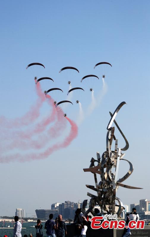 <?php echo strip_tags(addslashes(Paratroopers from the Qatari armed forces take part in Qatar's National Day celebrations in Doha, Qatar, Dec. 18, 2018. (Photo/Agencies))) ?>