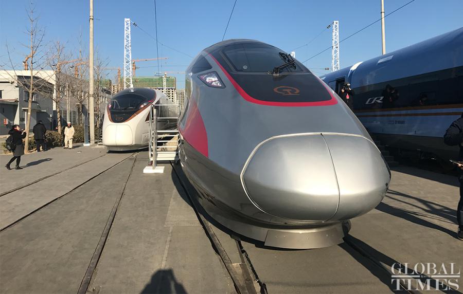 The new Fuxing bullet train CR400AF-B is designed with a maximum speed of 350 km/h. The train has 17 coaches, which is one more than the 16-coach Fuxing train that is currently running between Beijing and Shanghai since March. (Photos: Li Xuanmin/GT)