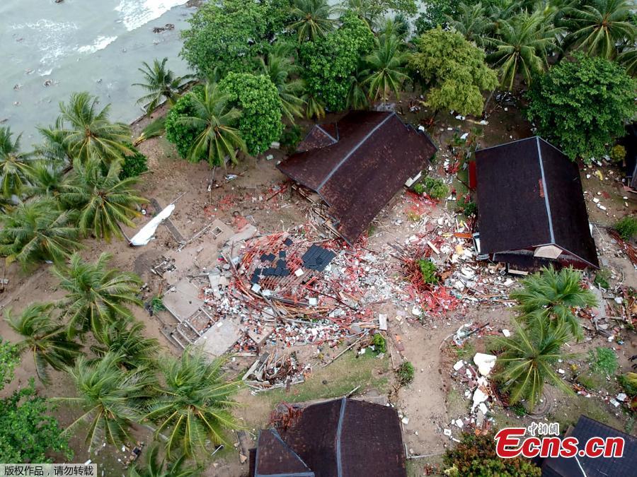A building damaged by tsunami in Indonesia. Indonesian military and rescue teams fanned out across a stretch of coastline on Monday, hoping to find survivors of a tsunami triggered by a landslide from a volcano that killed at least 373 people. (Photo/Agencies)