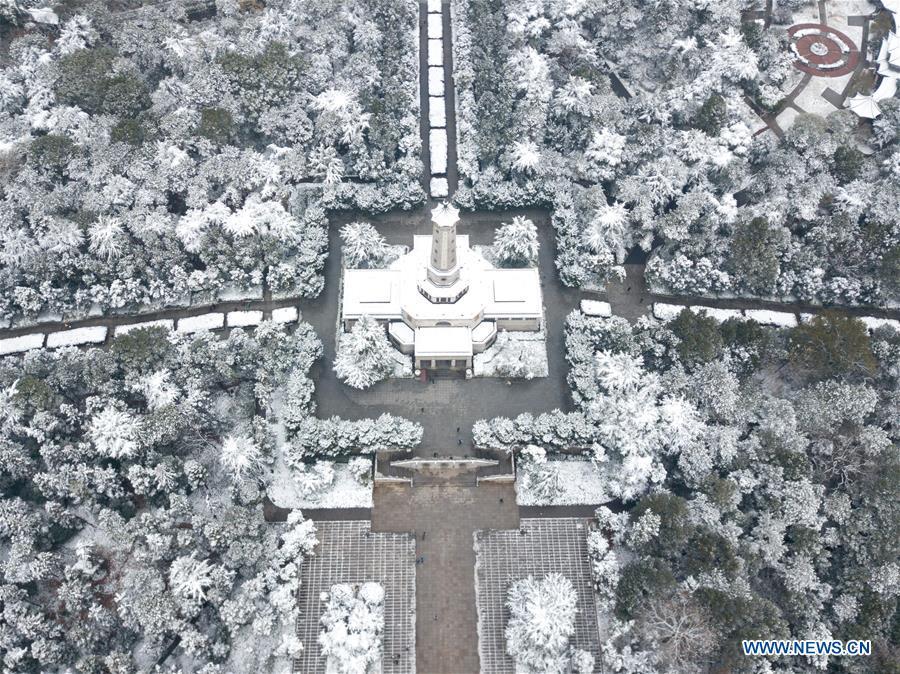 Aerial photo taken on Dec. 31, 2018 shows the snow scenery at a park in Changsha, capital of central China\'s Hunan Province. (Xinhua/Chen Zeguo)