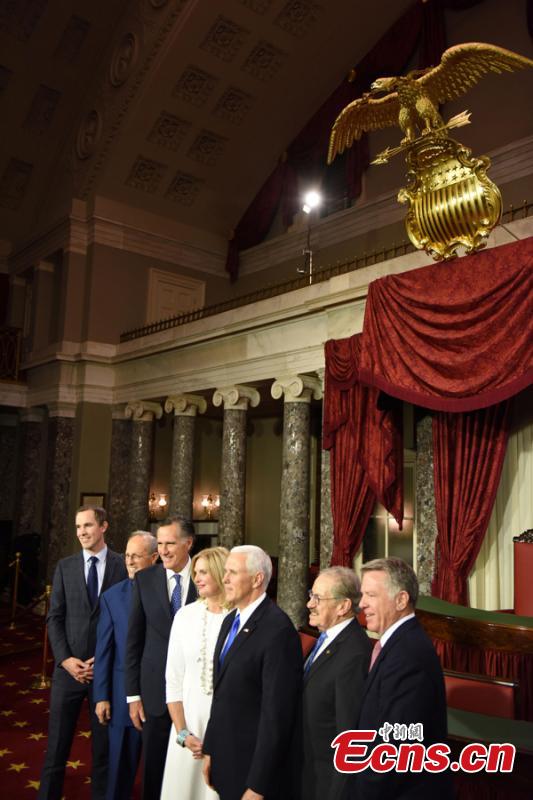 Members of the House of Representatives pose for photo during the opening session of the 116th Congress on Capitol Hill in Washington, U.S., January 3, 2019.(Photo: China News Service/Chen Mengtong)