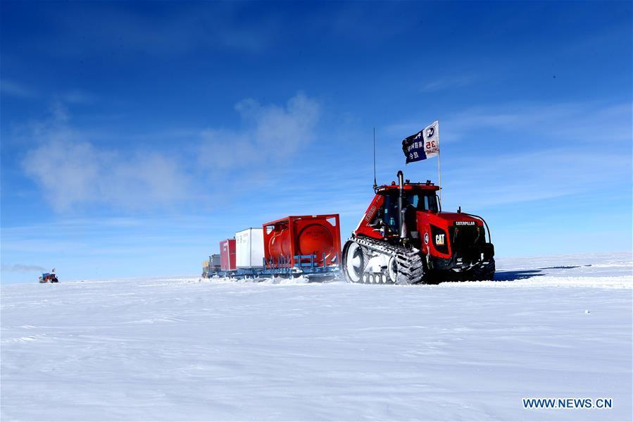 Vehicles of the Kunlun team head to Kunlun Station in Antarctica, Jan. 4, 2019. The 16 members on the Kunlun team of China\'s 35th Antarctic expedition arrived at Kunlun Station on Friday. (Xinhua/Liu Shiping)