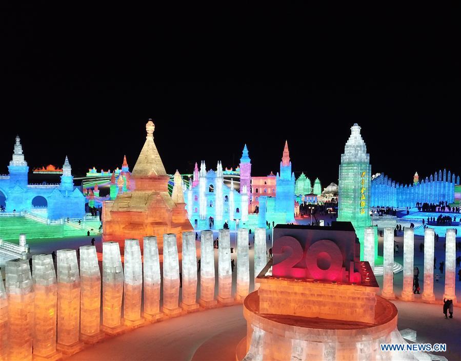 Tourists visit the Ice-Snow World in Harbin, capital of northeast China\'s Heilongjiang Province, Jan. 5, 2019. The 35th Harbin International Ice and Snow Festival kicked off here on Saturday. (Xinhua/Wang Song)