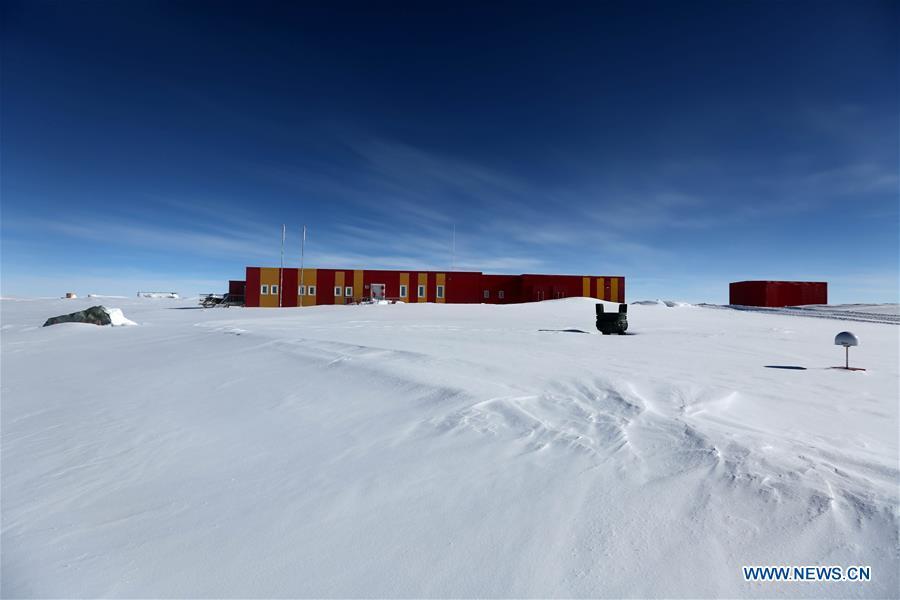 Photo taken on Jan. 4, 2019 shows the main building of Kunlun Station in Antarctica. The 16 members on the Kunlun team of China\'s 35th Antarctic expedition arrived at Kunlun Station on Friday. (Xinhua/Liu Shiping)