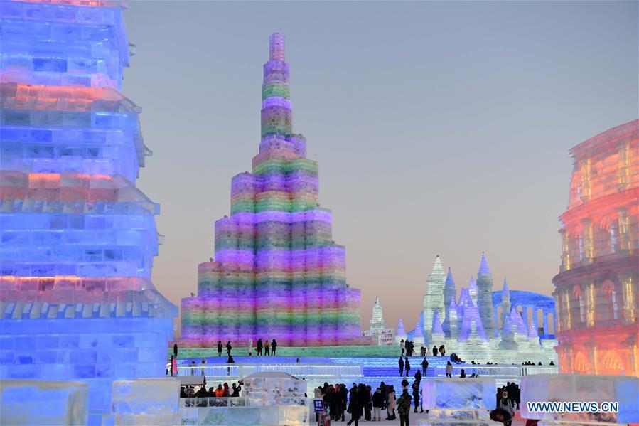 Tourists visit the Ice-Snow World in Harbin, capital of northeast China\'s Heilongjiang Province, Jan. 5, 2019. The 35th Harbin International Ice and Snow Festival kicked off here on Saturday. (Xinhua/Wang Jianwei)