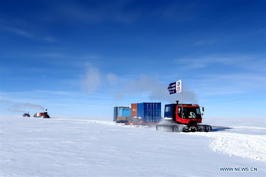 Vehicles of the Kunlun team head to Kunlun Station in Antarctica, Jan. 4, 2019. The 16 members on the Kunlun team of China\'s 35th Antarctic expedition arrived at Kunlun Station on Friday. (Xinhua/Liu Shiping)