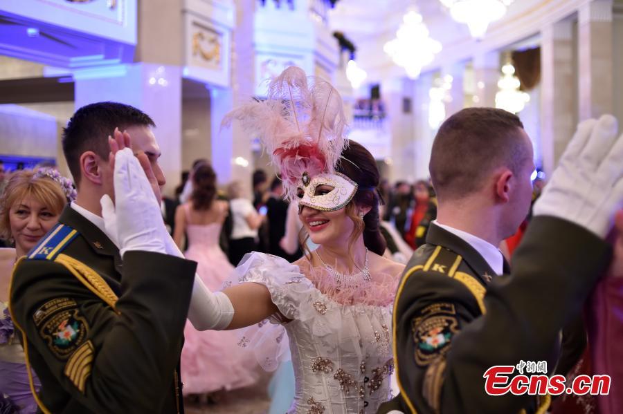 Participants dance during the Big New Year Ball at the Bolshoi Opera and Ballet Theatre in Minsk late on Jan. 13, 2019. (Photo/Agencies)