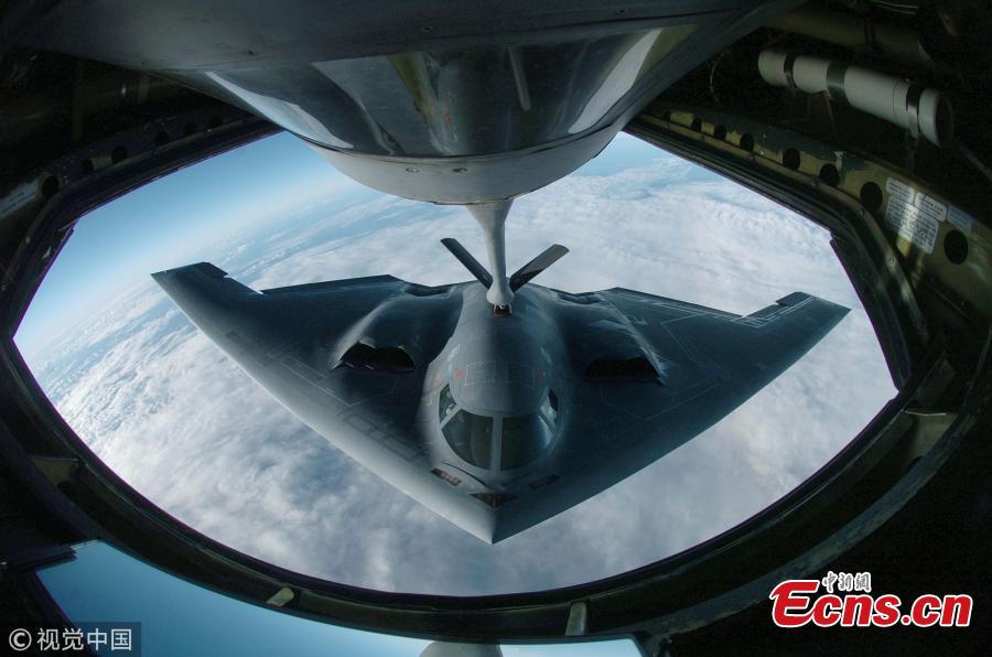 A B-2 Spirit mid-air refueling. (Photo/VCG)